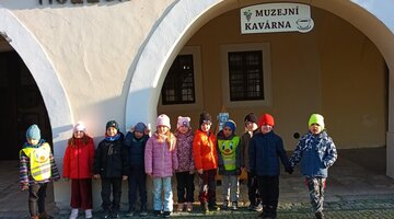 RMM - PŘÍRODA POD PEŘINOU / interaktivní projekt /