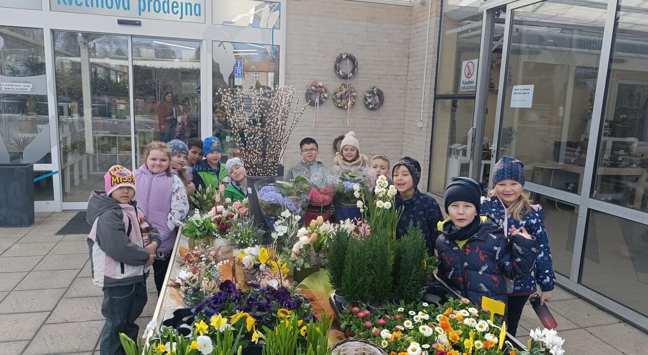 První jarní dny, knihovna a Velikonoce