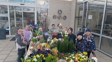 První jarní dny, knihovna a Velikonoce