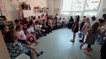 Vystoupení dramatického kroužku ZŠ J. Seiferta